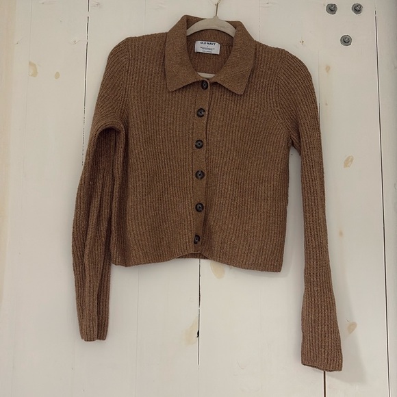 Old Navy knit sweater with front buttons and polo-style collar. - Picture 1 of 6
